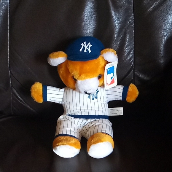 New York Yankees Vintage Stuffed Animal from The 1990s - Picture 1 of 5